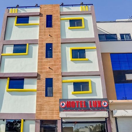 Spot On 76764 Hotel Lux Ιντόρ Εξωτερικό φωτογραφία