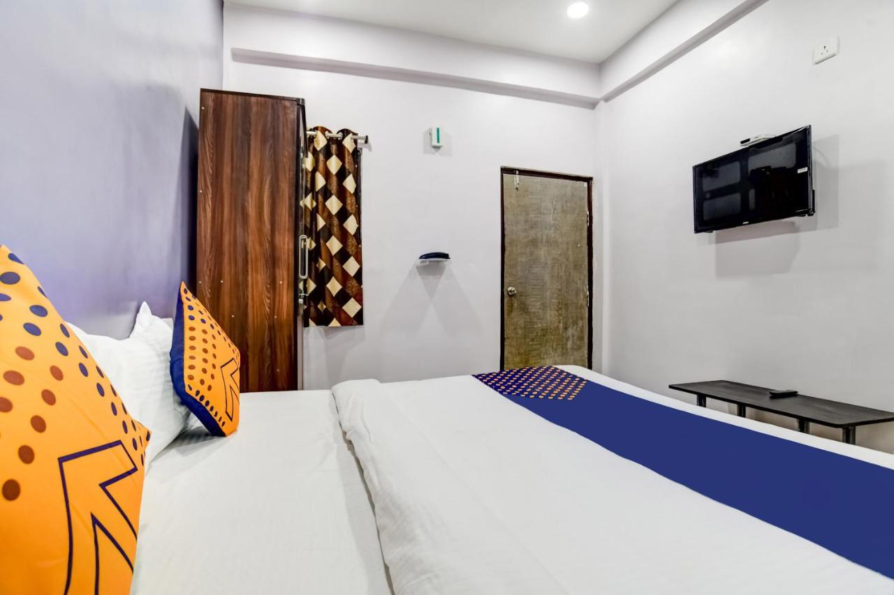 Spot On 76764 Hotel Lux Ιντόρ Εξωτερικό φωτογραφία