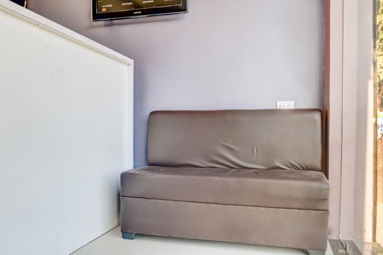 Spot On 76764 Hotel Lux Ιντόρ Εξωτερικό φωτογραφία
